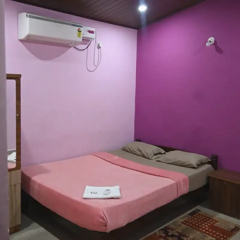livin waves Couple Room